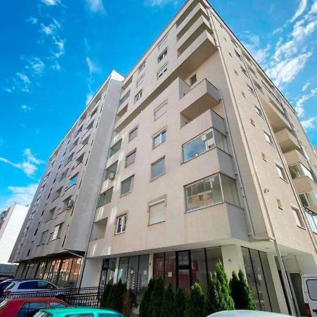 Kosovo Polje 1-Bedroom Apartment Fushe Kosove מראה חיצוני תמונה